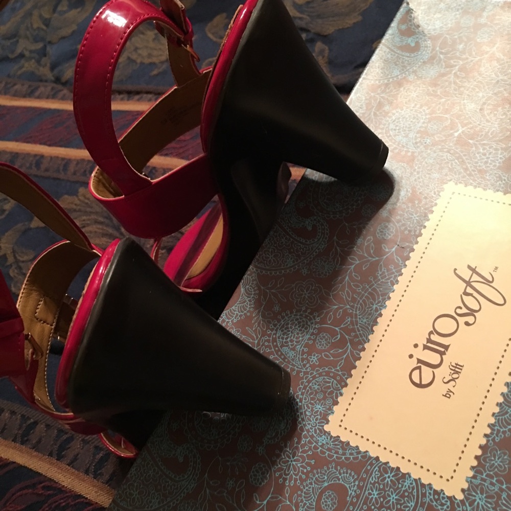 Euro Sofft Berry Patent Leather Sandals - Picture 6 of 8